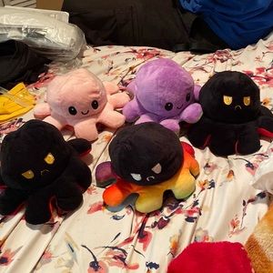 Reversible octopus plush